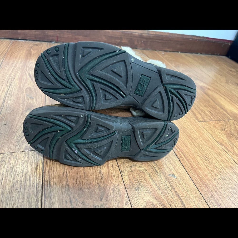 Sunburst uggs - Picture 3 of 5